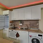 Newly Renovated 2 Bedroom Apartment In Sofia