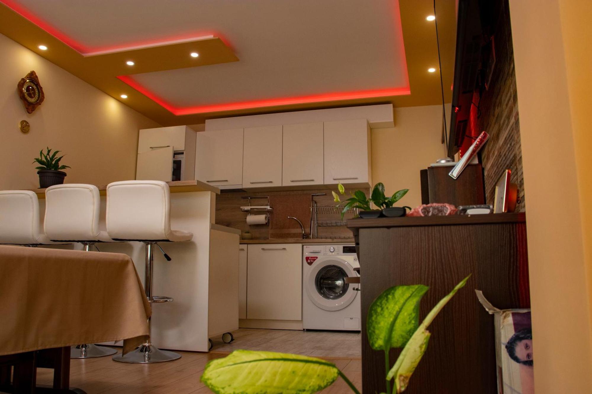 Newly Renovated 2 Bedroom In